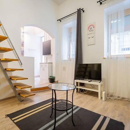 Cozy Apartment In Sip Str., Luna Будапешт Екстер'єр фото
